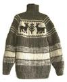 стильный свитер “с оленями” 